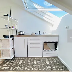 https://appartamento-di-design-la-tua-suite-a-milano-city-life.italymilanhotels.net